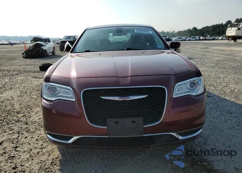 2017 Chrysler 300 Limited z USA, uszkodzony, nr VIN 2C3CCAAGXHH668261